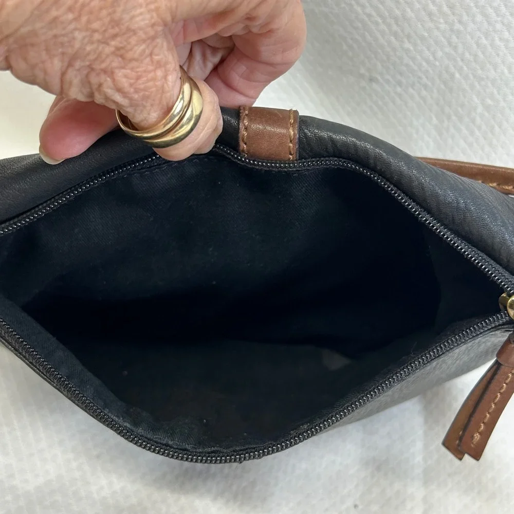 Fossil Black Leather Crossbody Bag Brown Trim SHB1045 Buckle Flap Purse